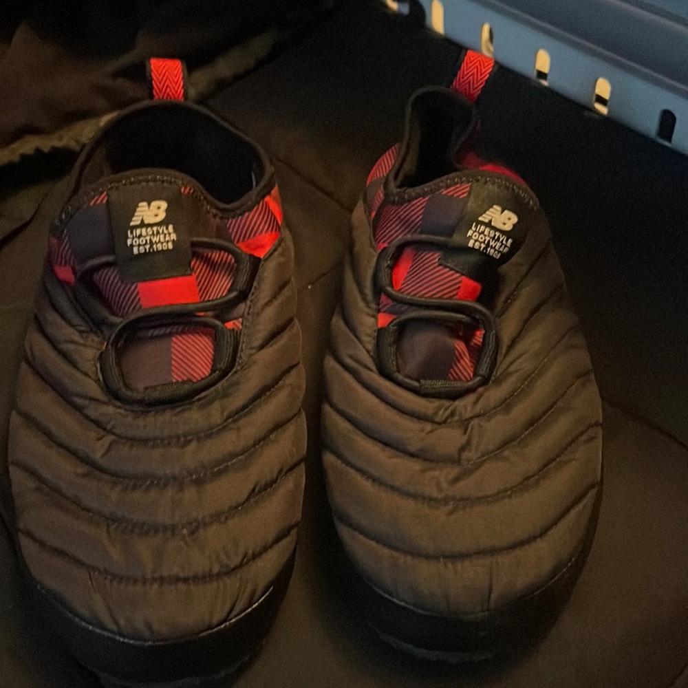 New balance slippers